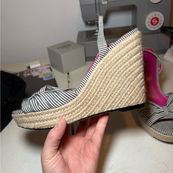 Trina Turk Pink Insole Striped Wedge Heel - Picture 3 of 4